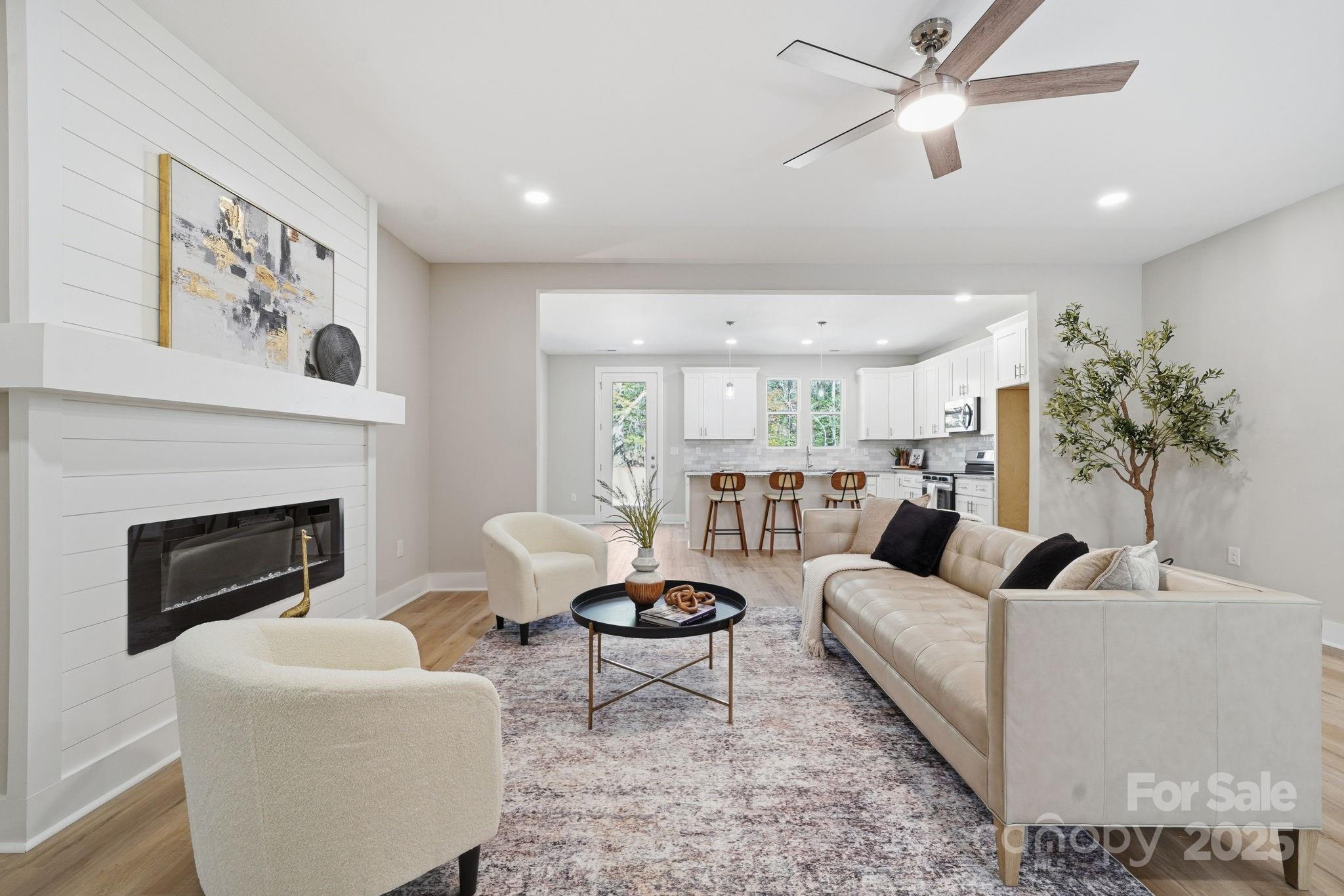 295 Mainsail Road