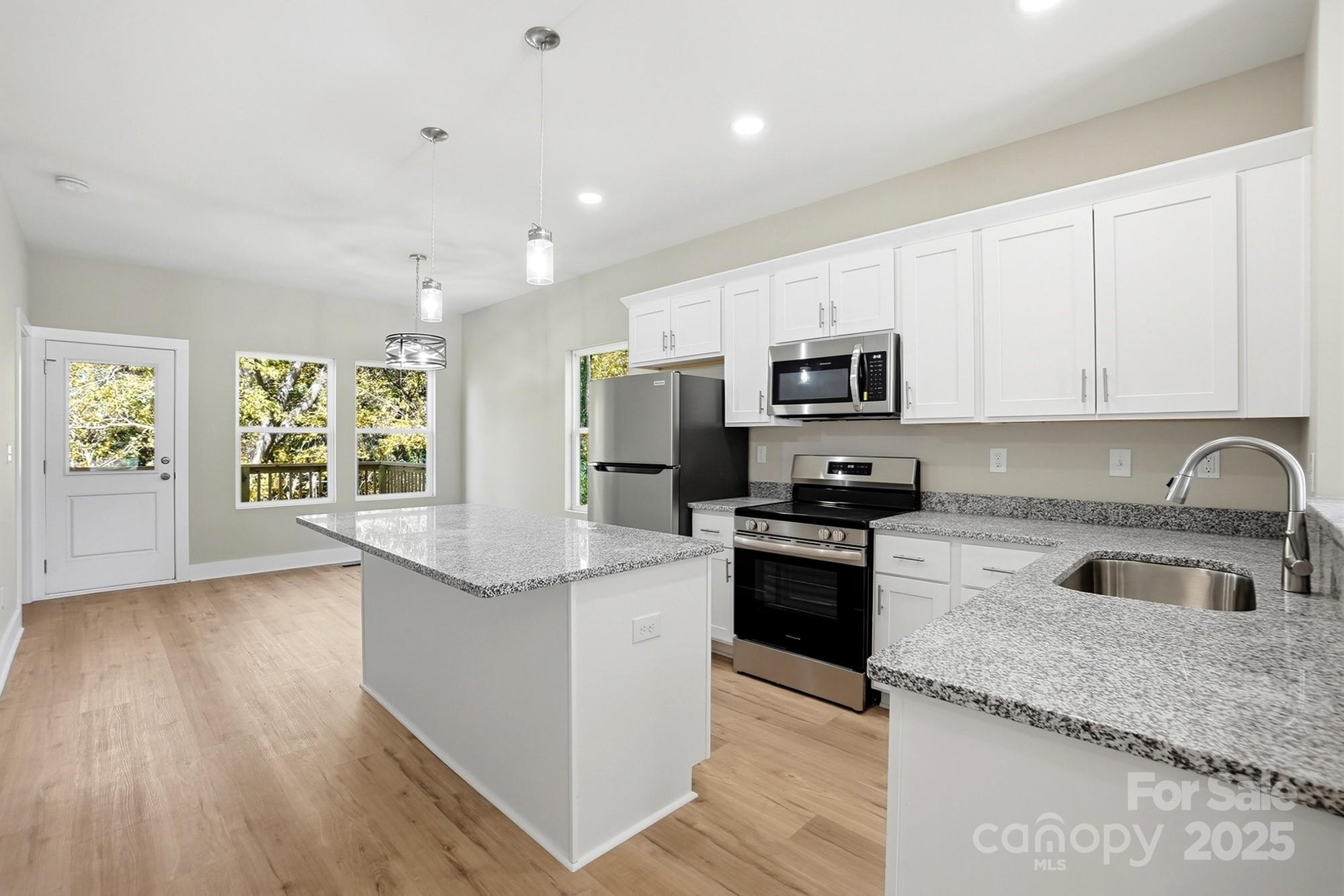 75 Woodsdale Place