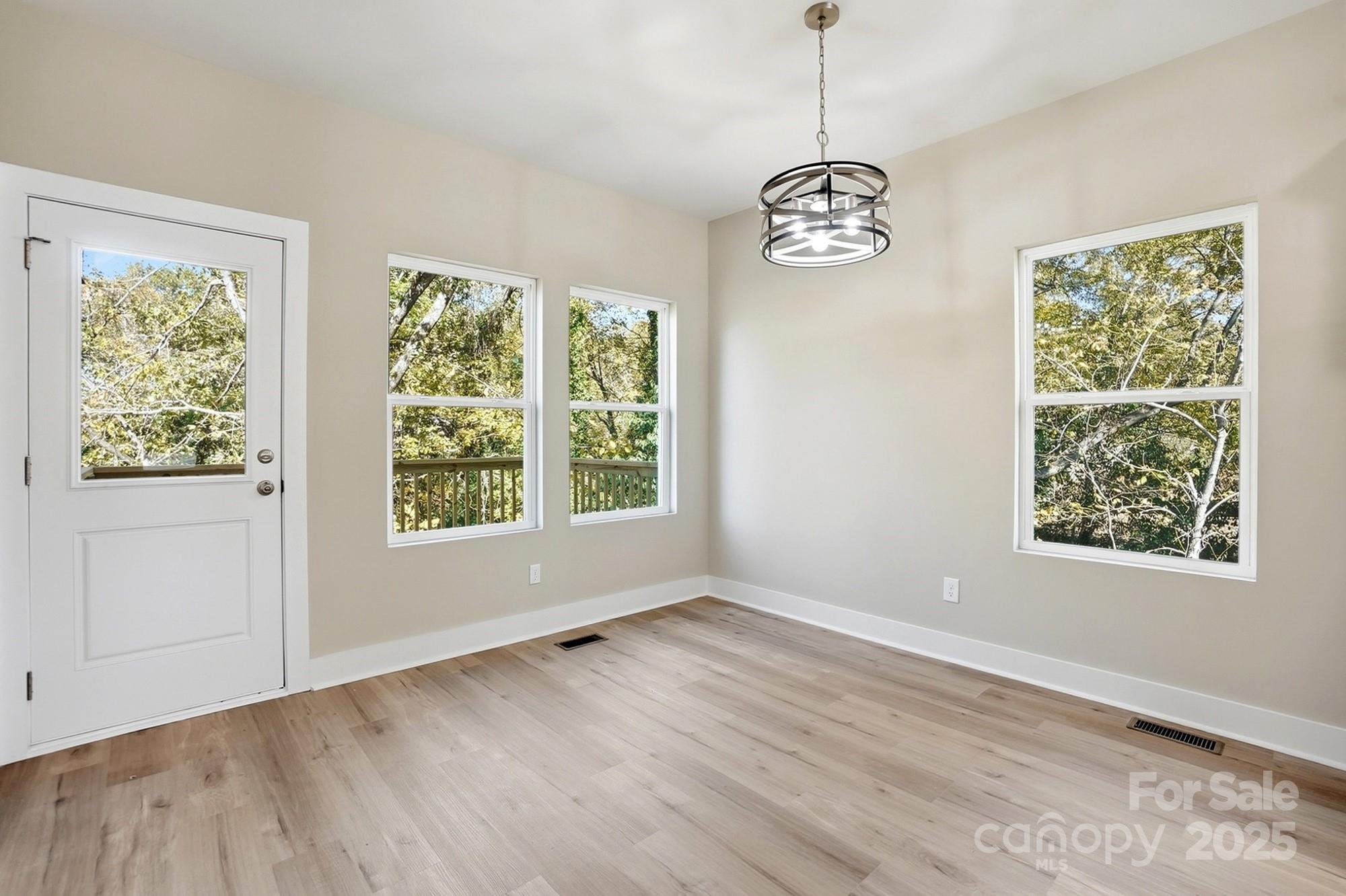 75 Woodsdale Place