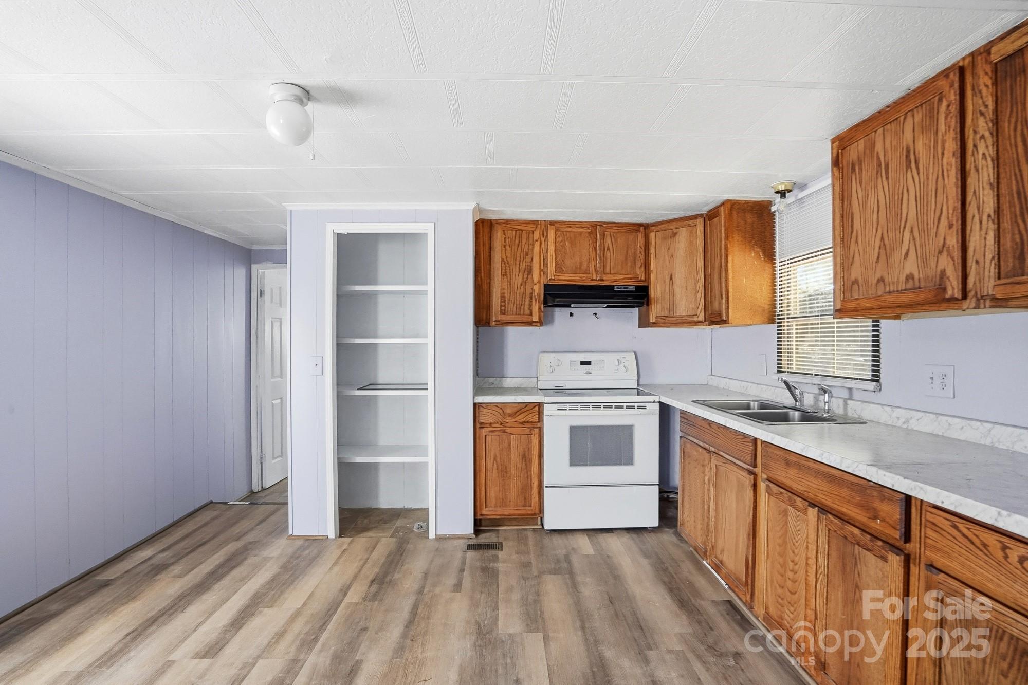 115 Red Bud Place NW