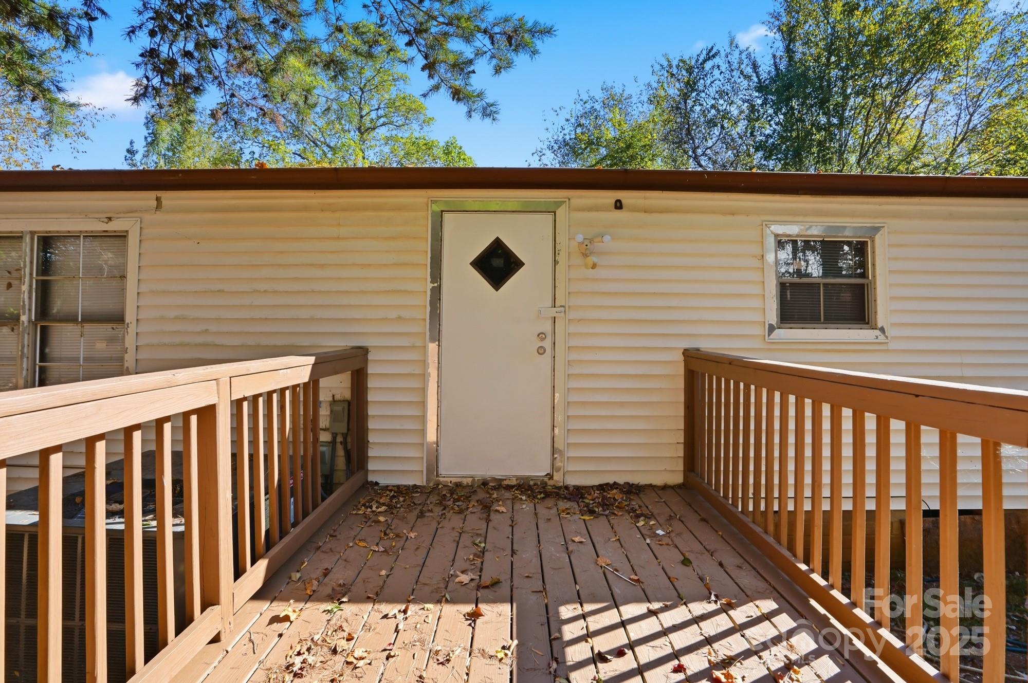 115 Red Bud Place NW
