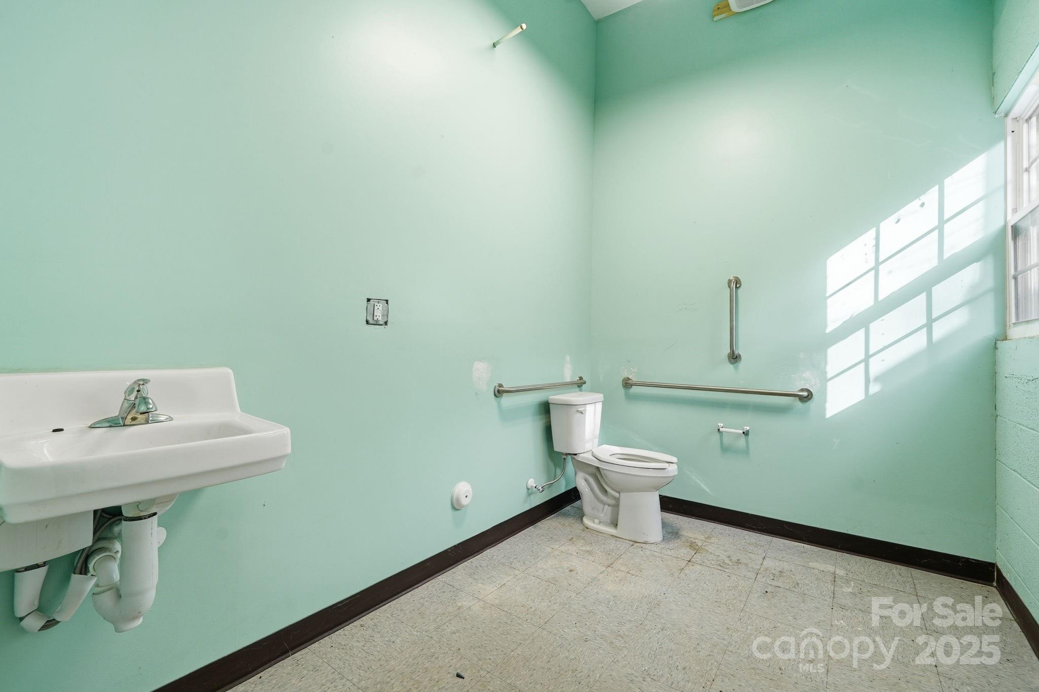 398 Old Charlotte Road SW