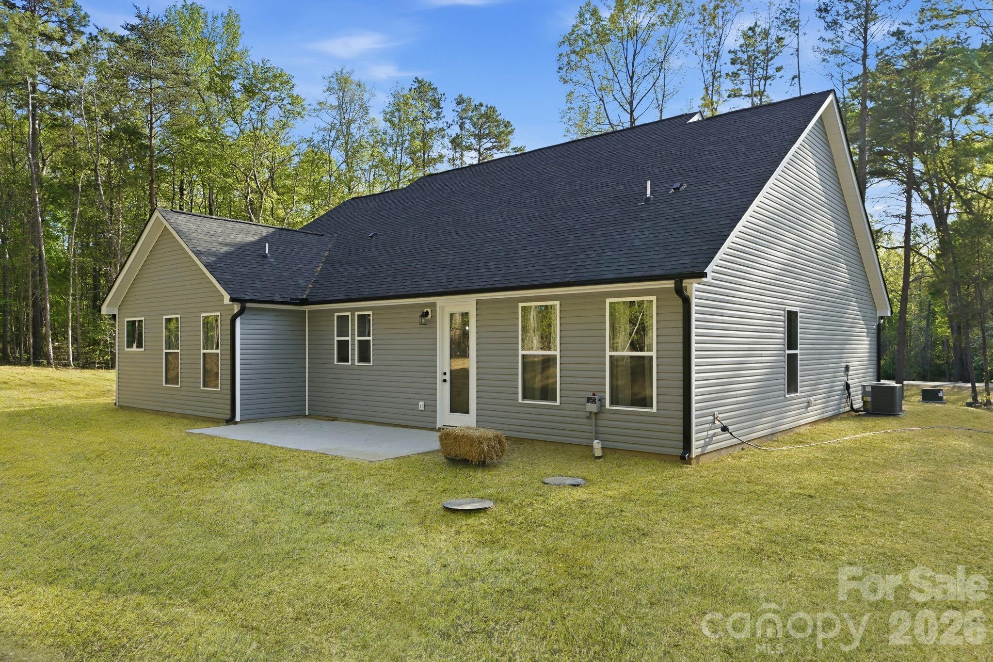 325 Mainsail Road Unit: 5