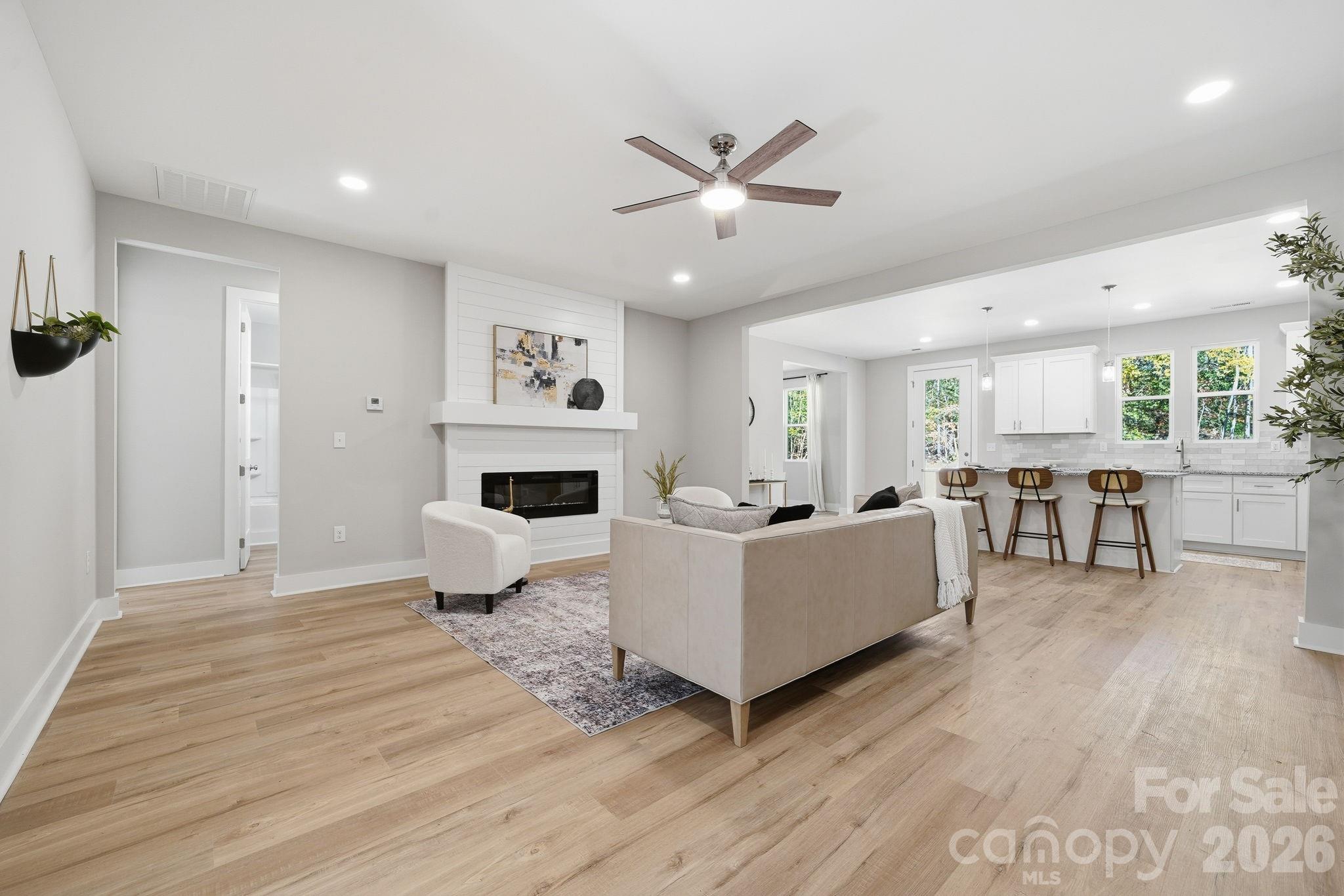 325 Mainsail Road Unit: 5