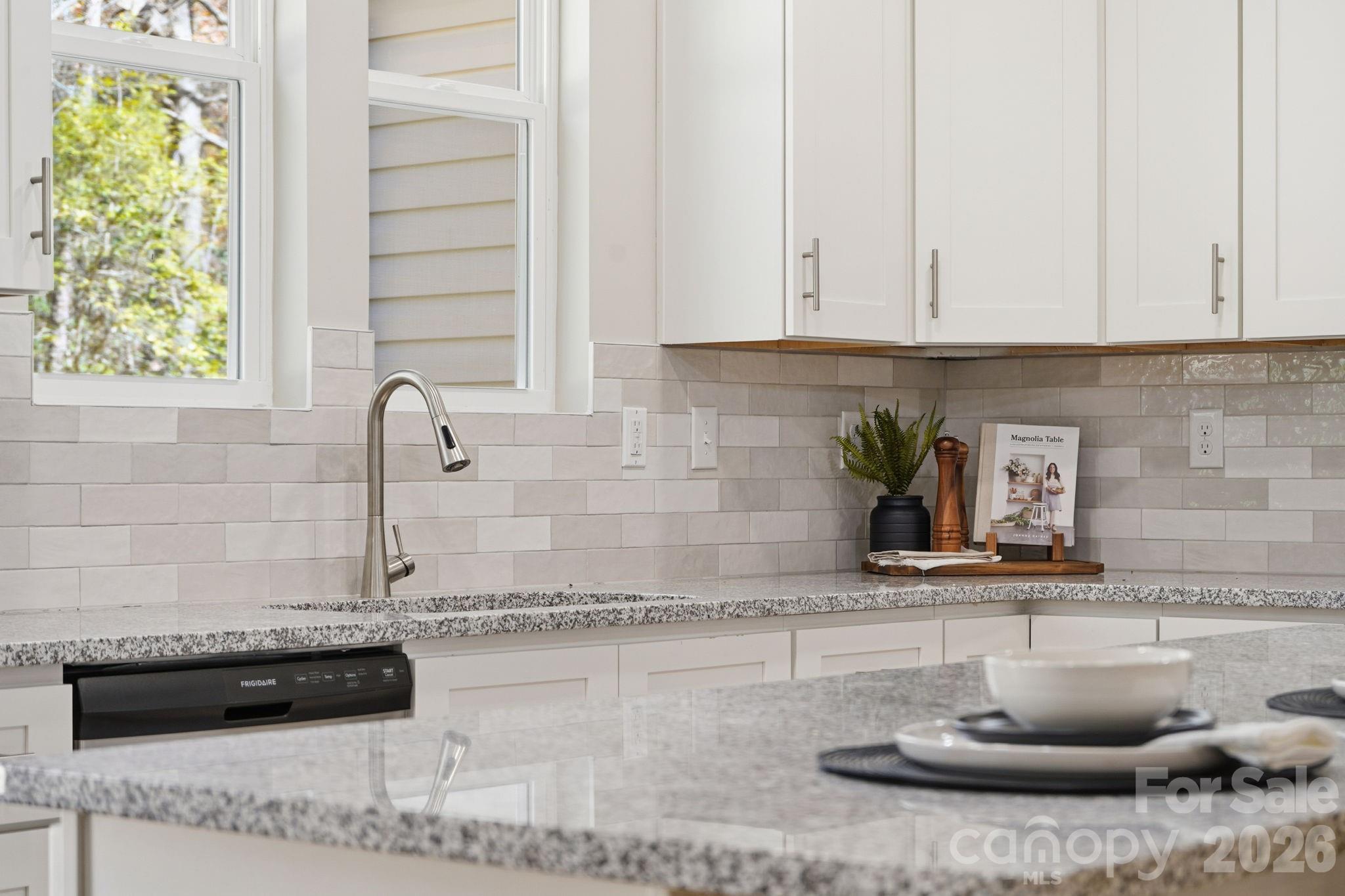 325 Mainsail Road Unit: 5