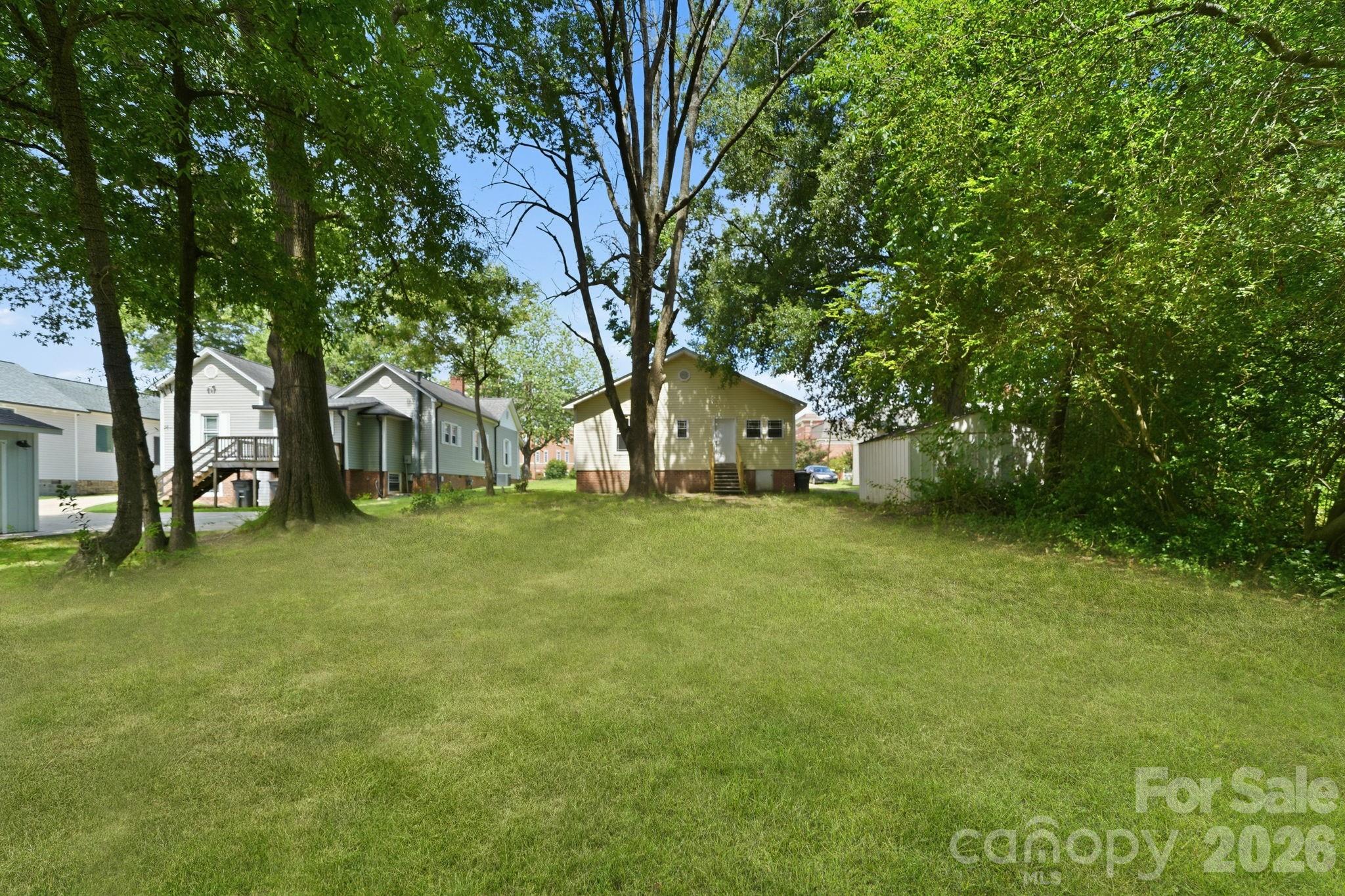 206 N Ridge Avenue
