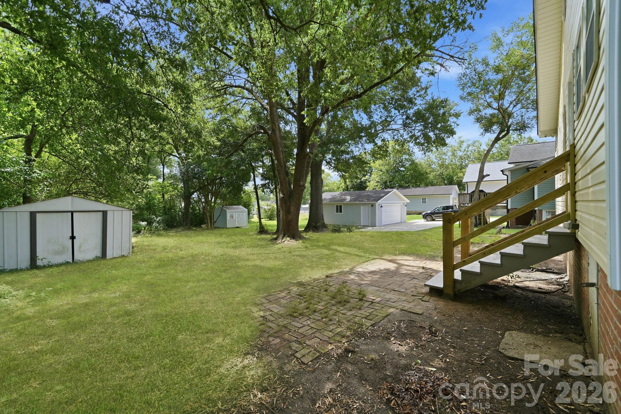 206 N Ridge Avenue