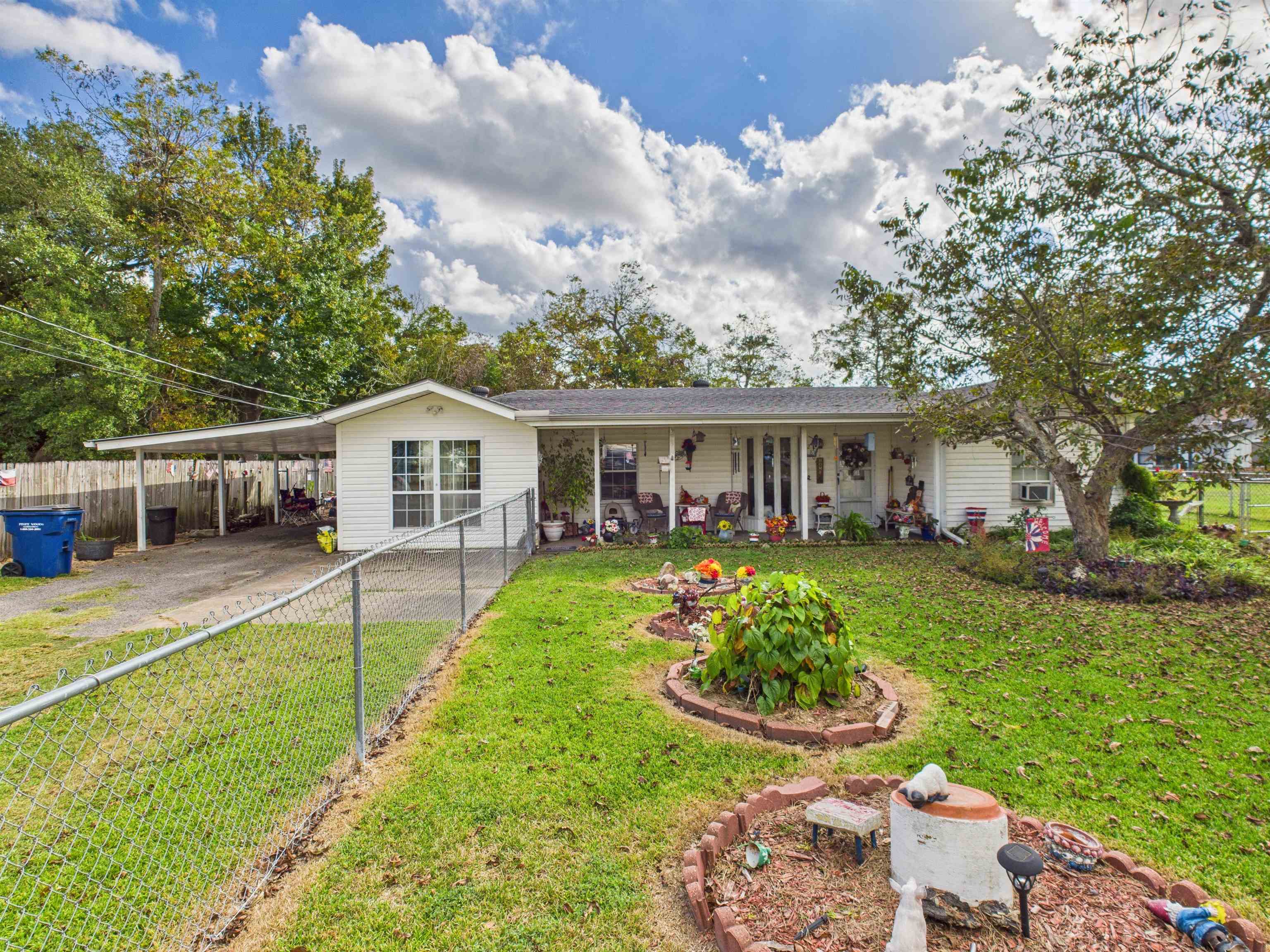2809 Hogg Street