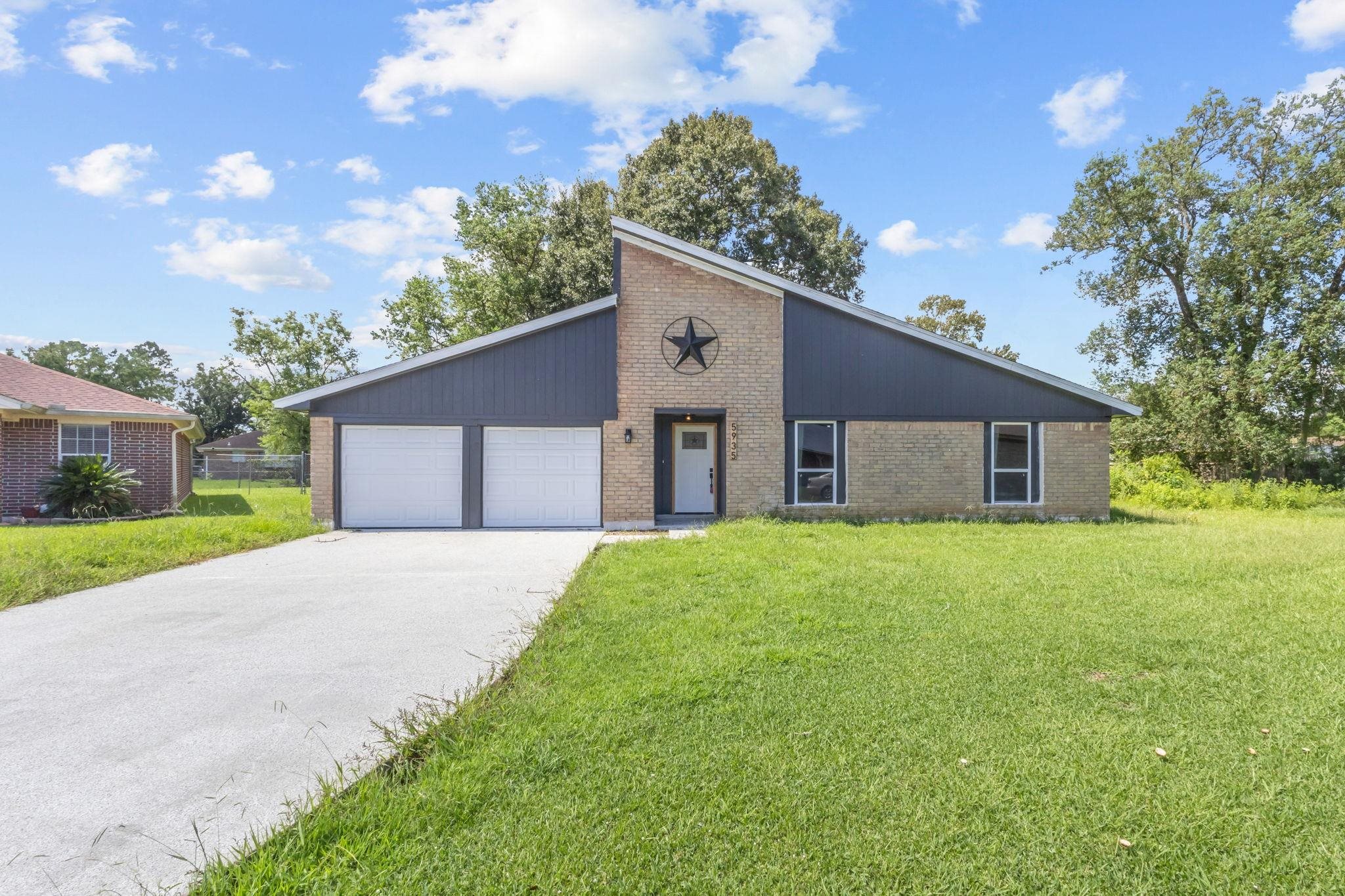 5935 Falcon Ln
