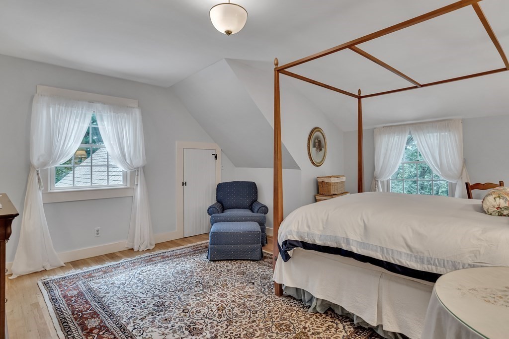 25 Fair Oaks Dr