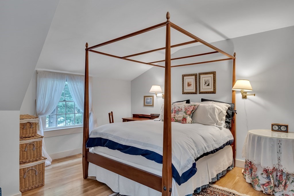 25 Fair Oaks Dr