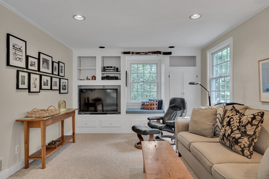25 Fair Oaks Dr