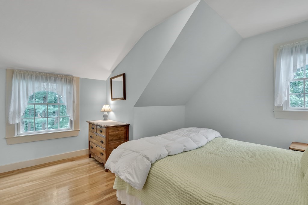 25 Fair Oaks Dr