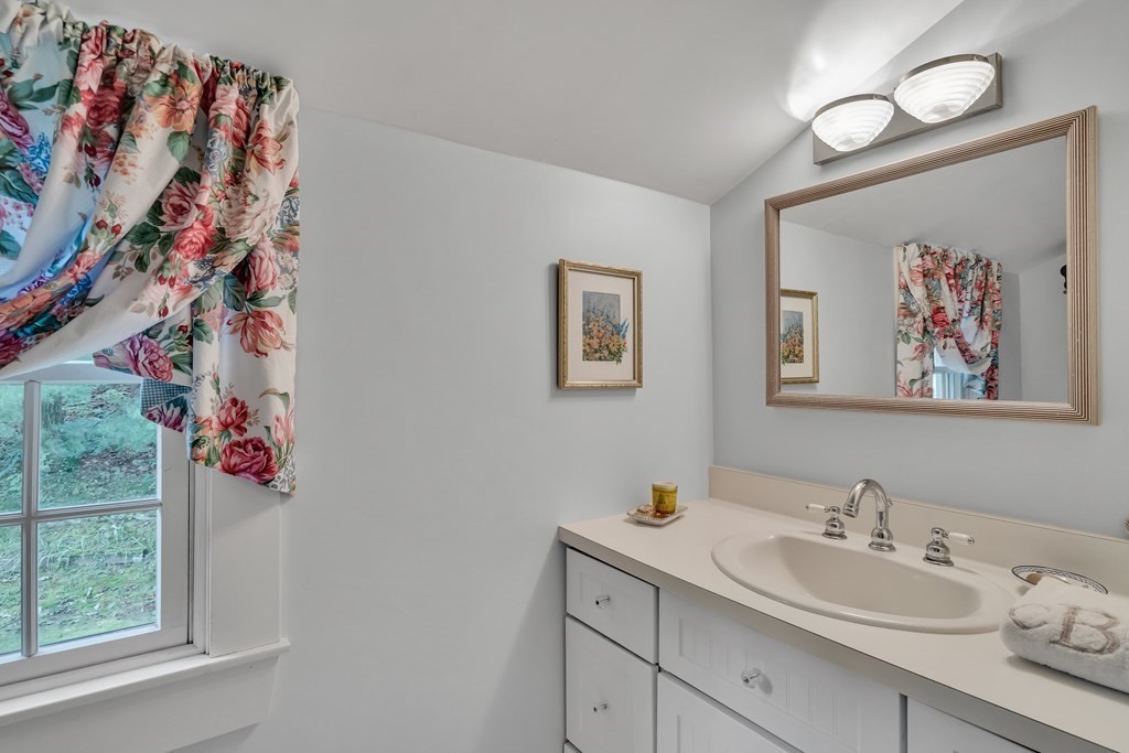 25 Fair Oaks Dr
