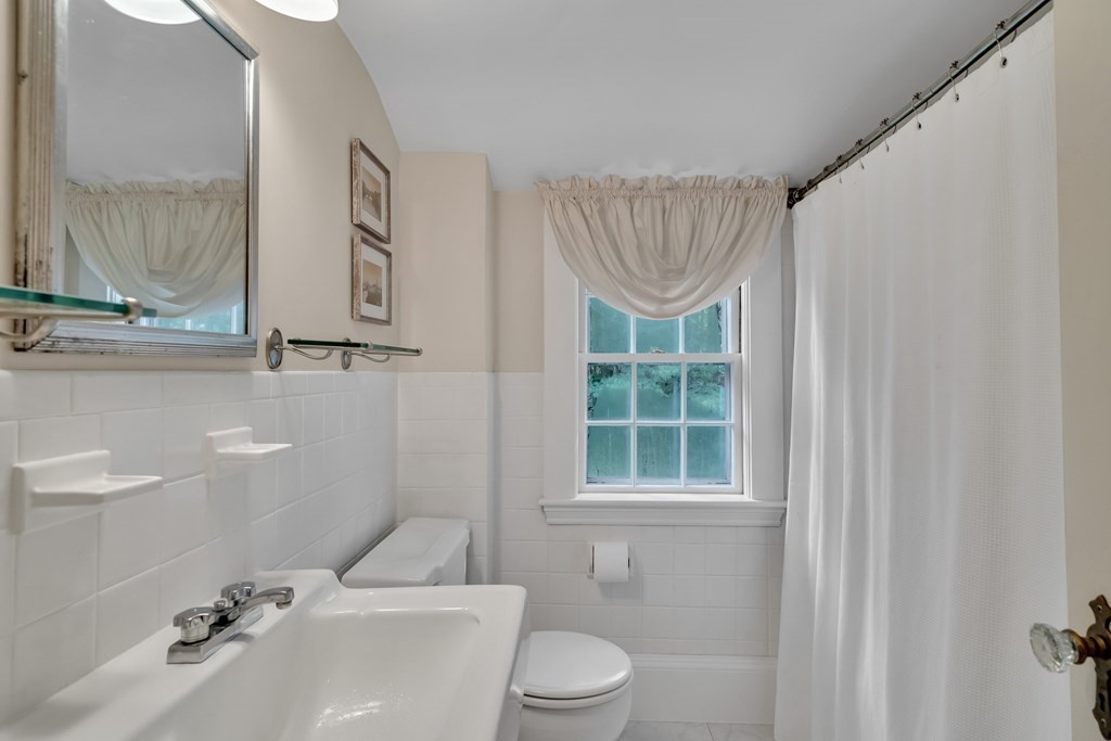 25 Fair Oaks Dr