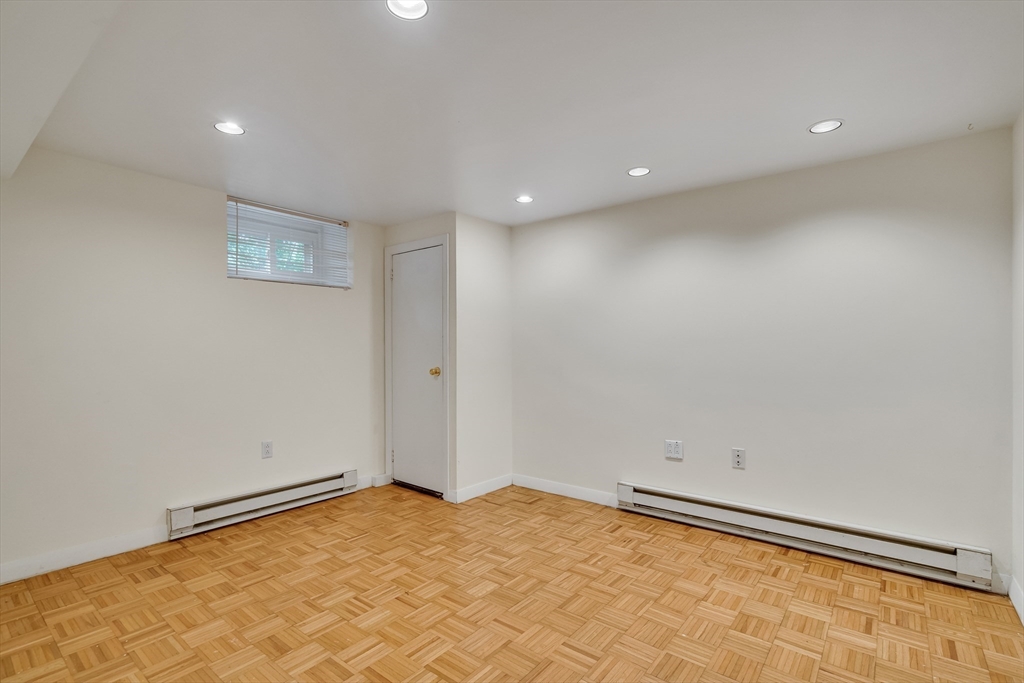 20 Chandler Rd
