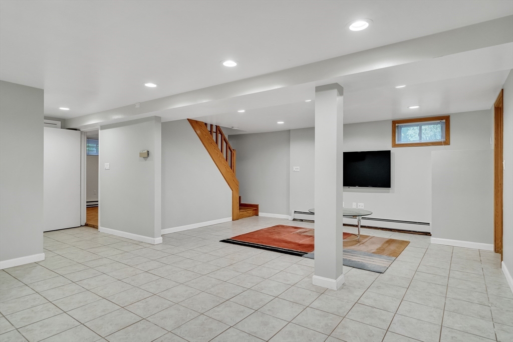 20 Chandler Rd