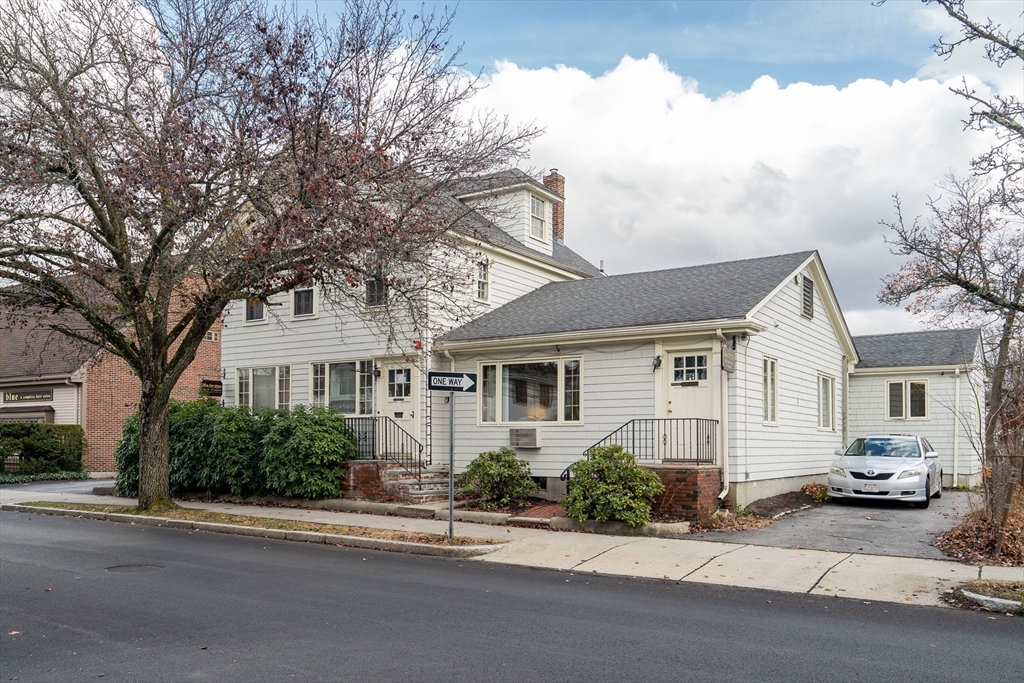 14-A Muzzey St Unit: 14 Upstair