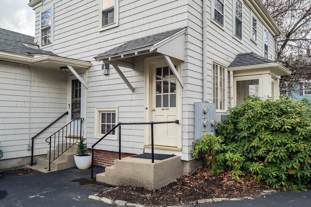 14-A Muzzey St Unit: 14 Upstair