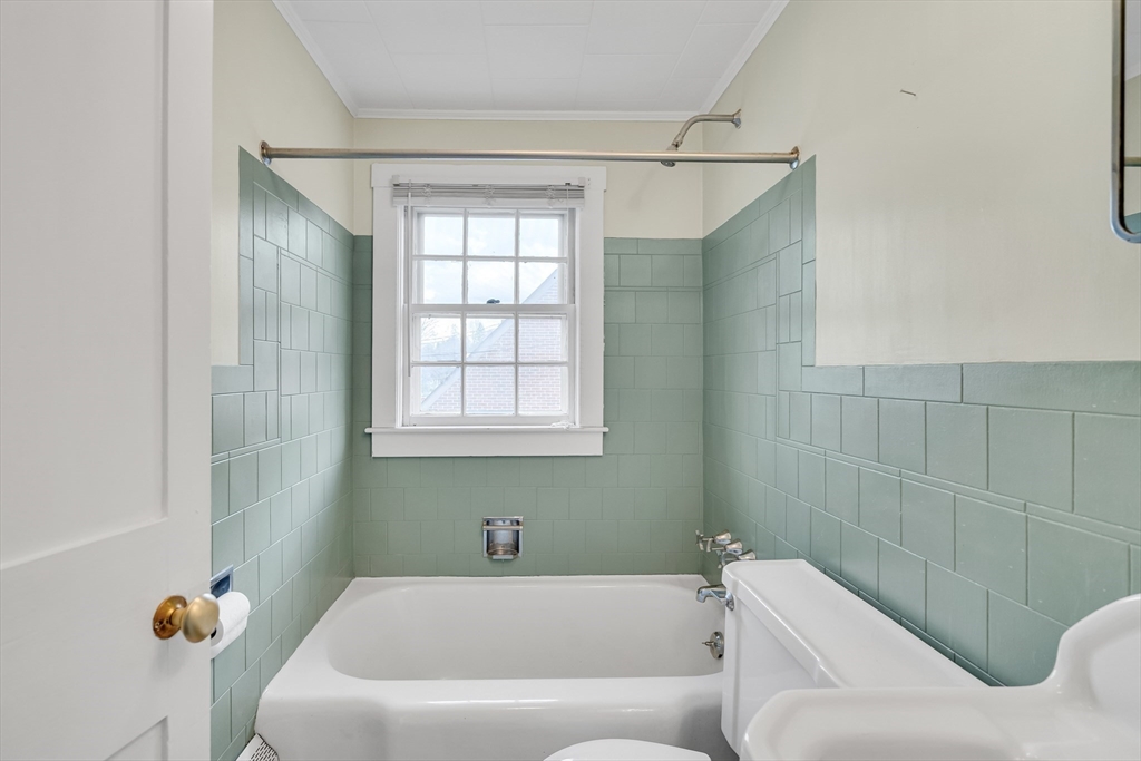 14-A Muzzey St Unit: 14 Upstair