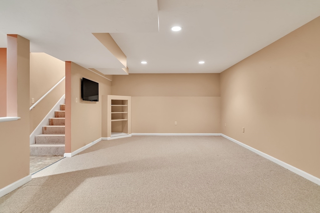 32 Bishops Forest Dr # 32