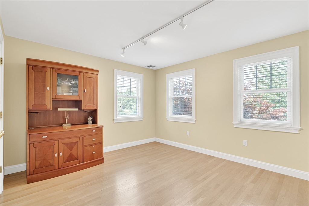 55-B Hancock St