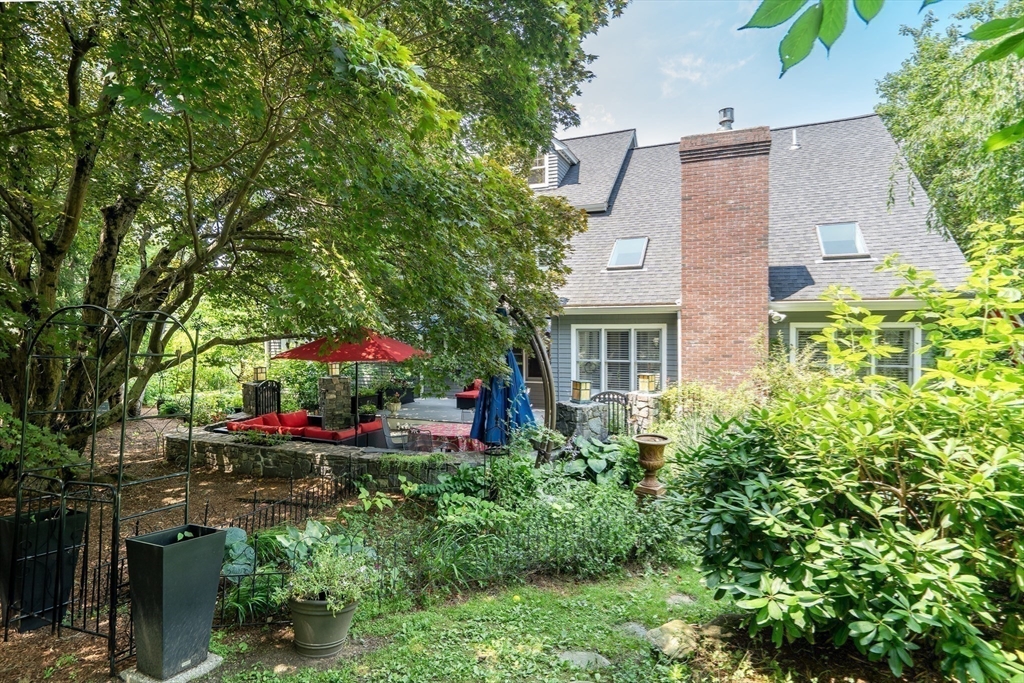 55-B Hancock St
