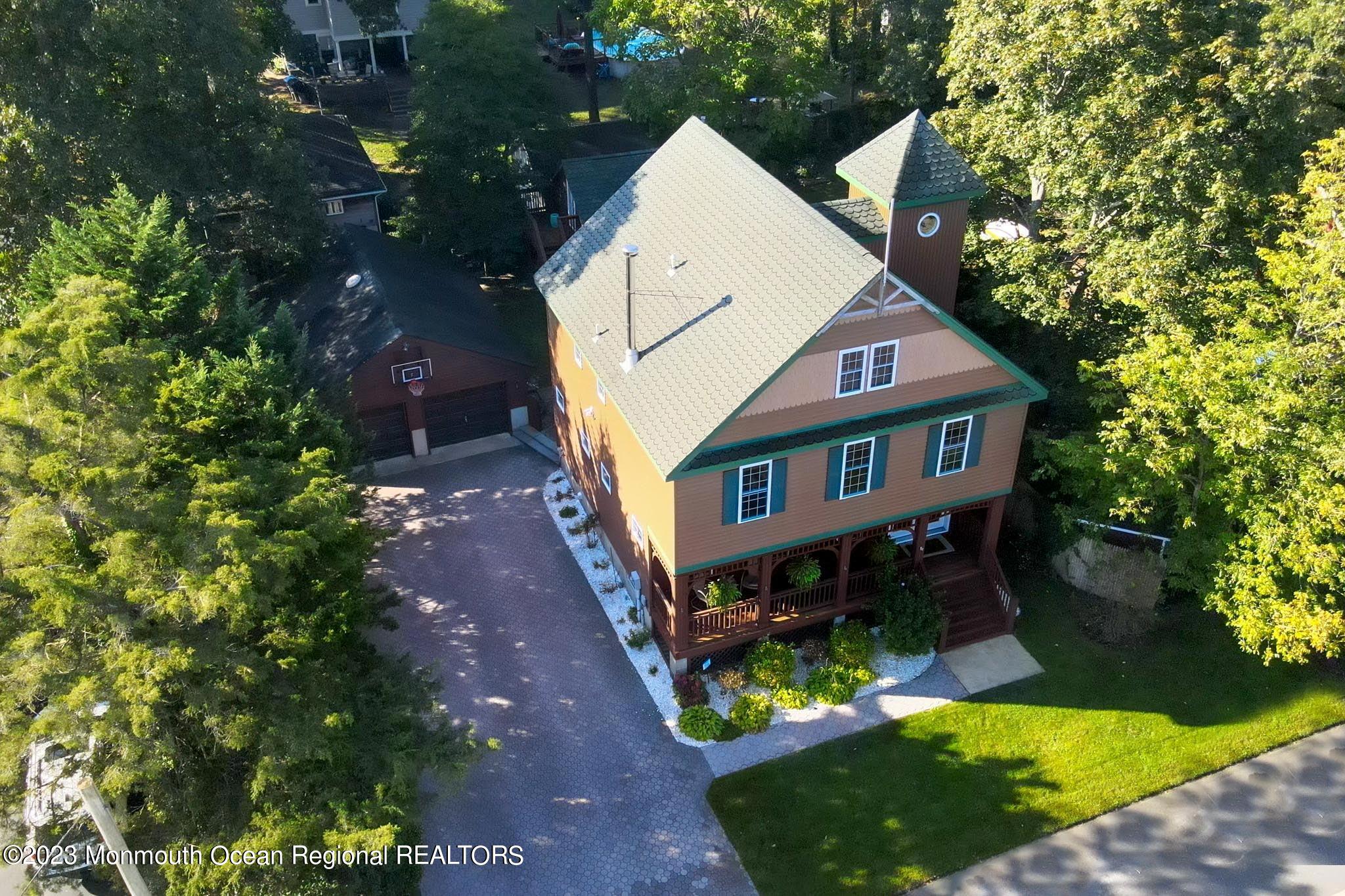 114 Summit Avenue