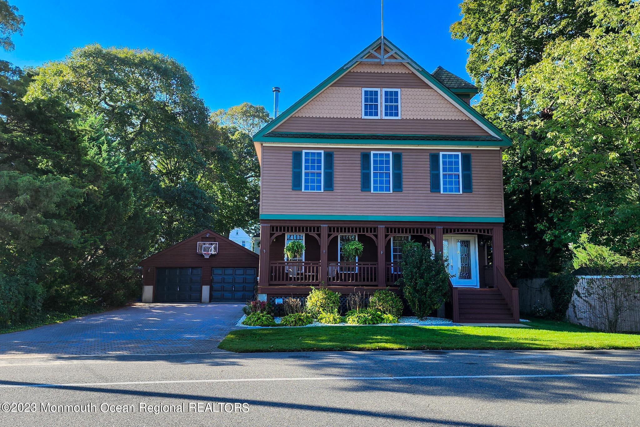 114 Summit Avenue
