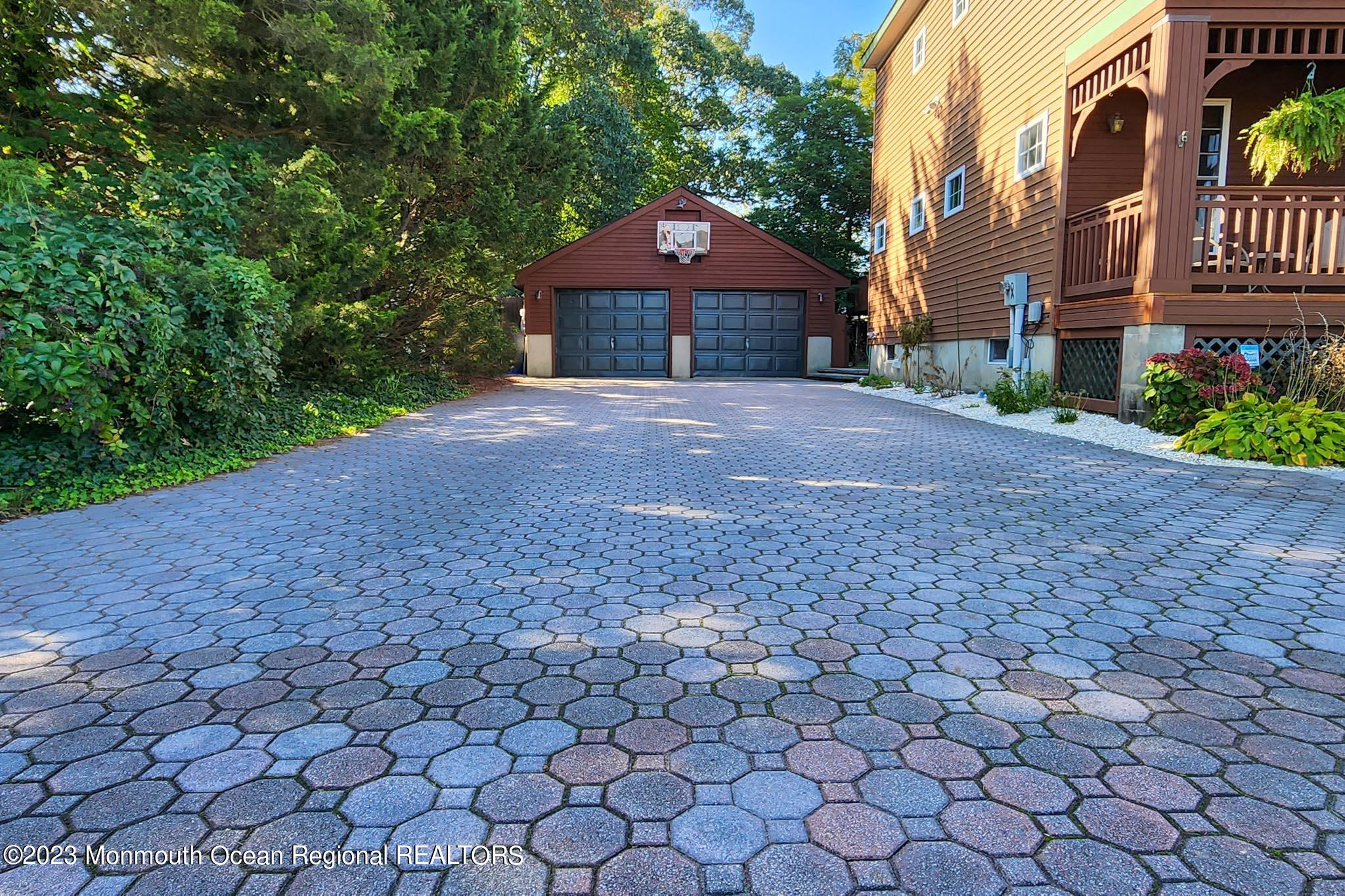 114 Summit Avenue