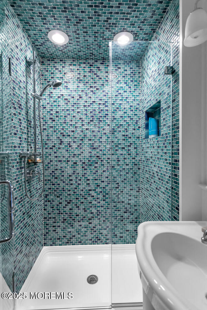 178 Cranberry Avenue