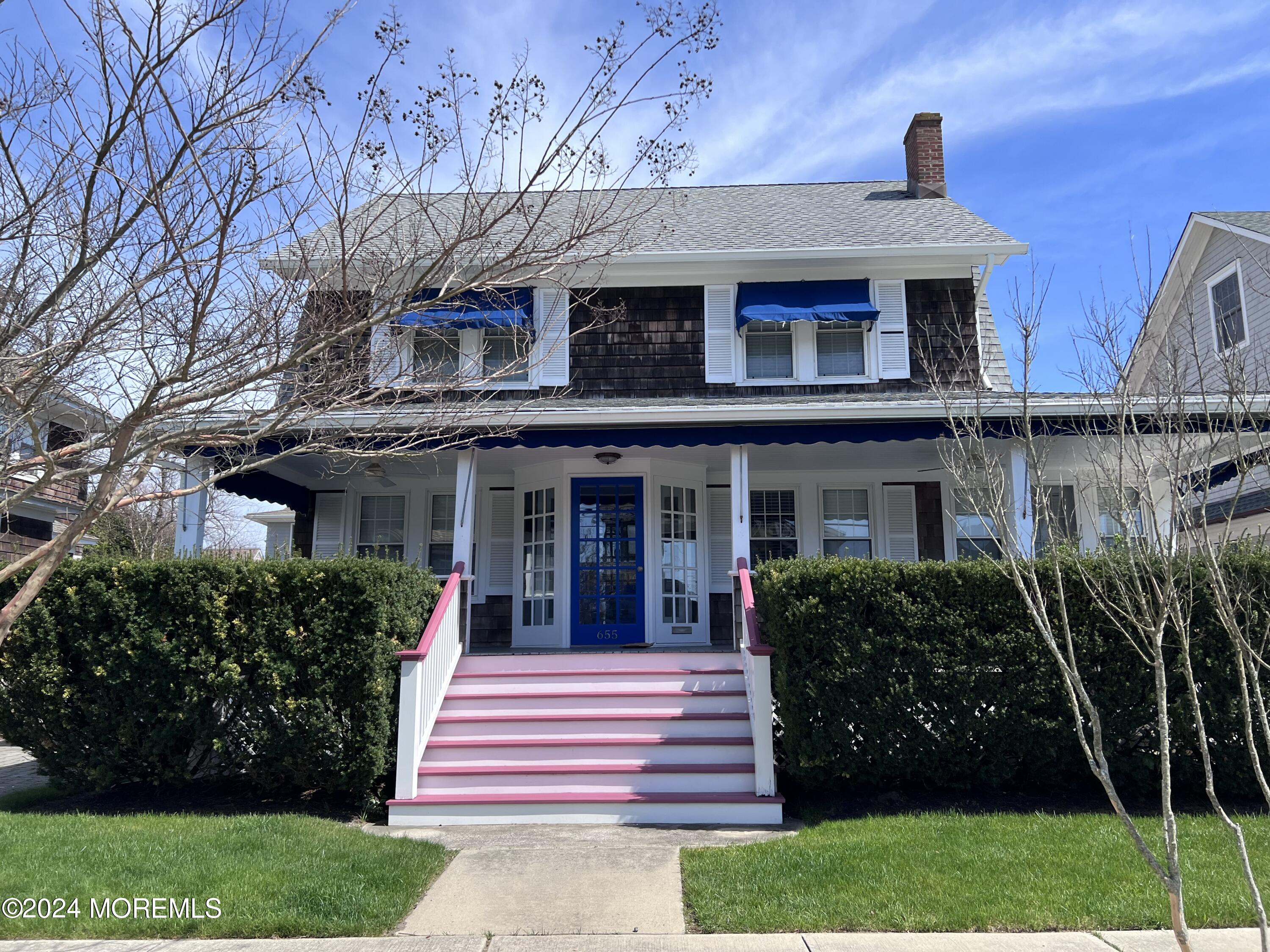 655 Main Avenue