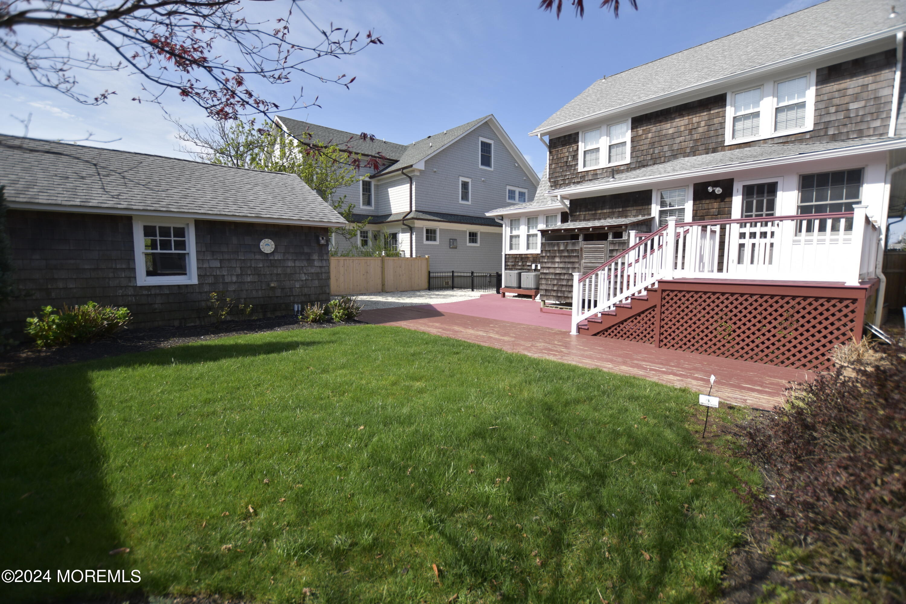 655 Main Avenue