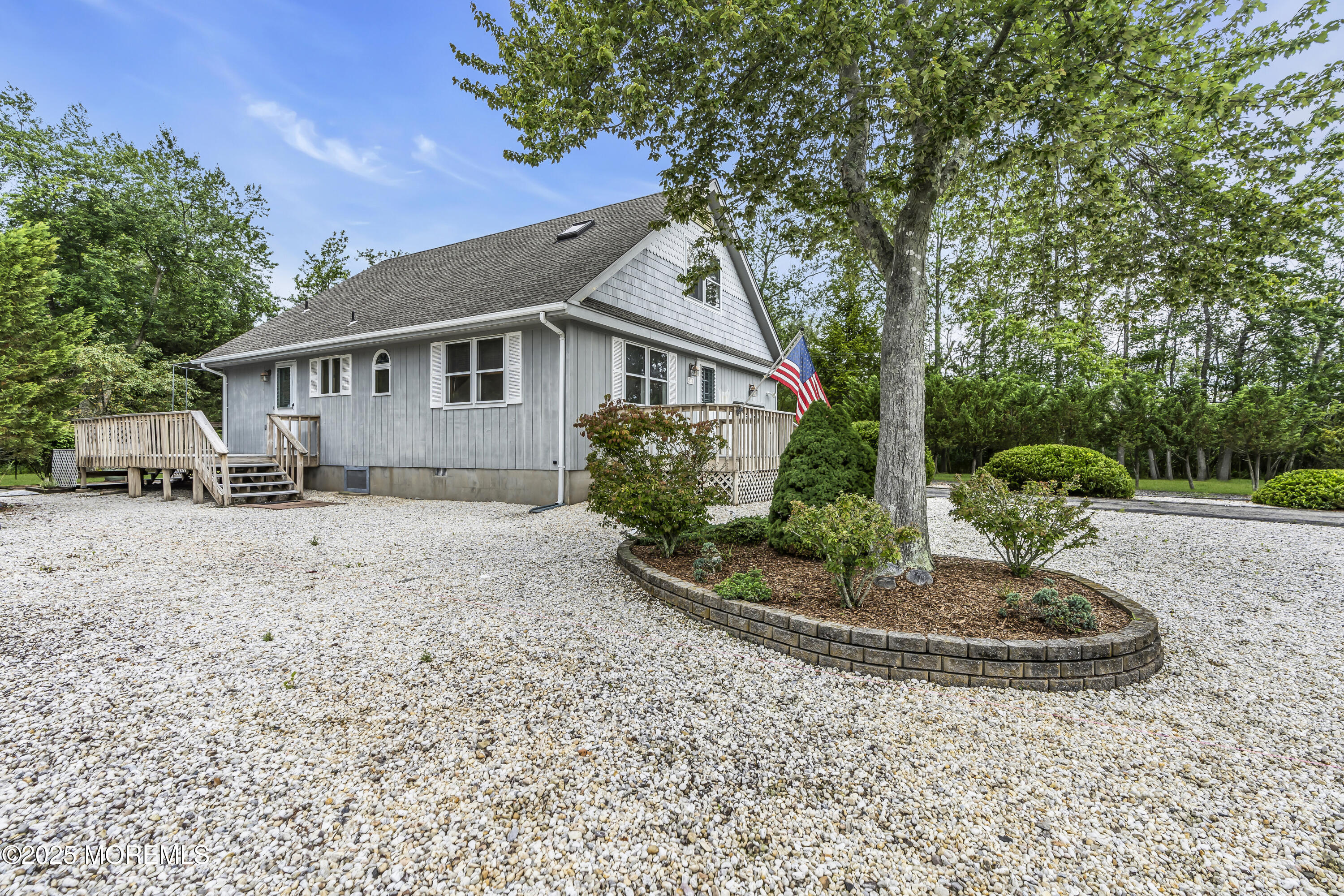 211 Meadow Boulevard