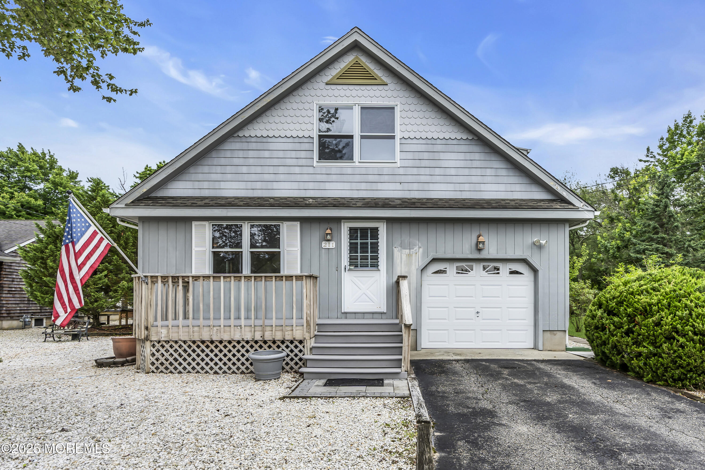 211 Meadow Boulevard
