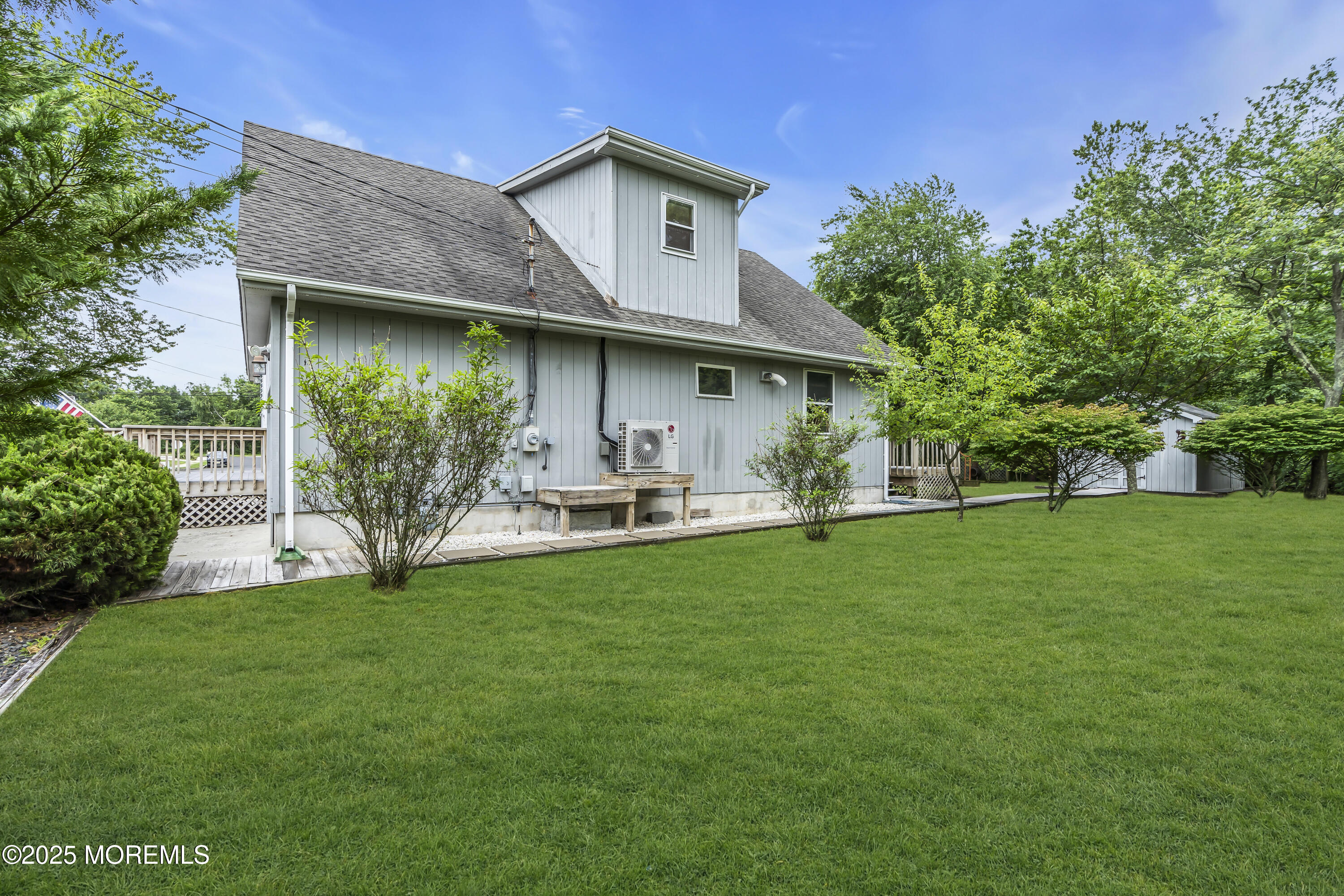211 Meadow Boulevard