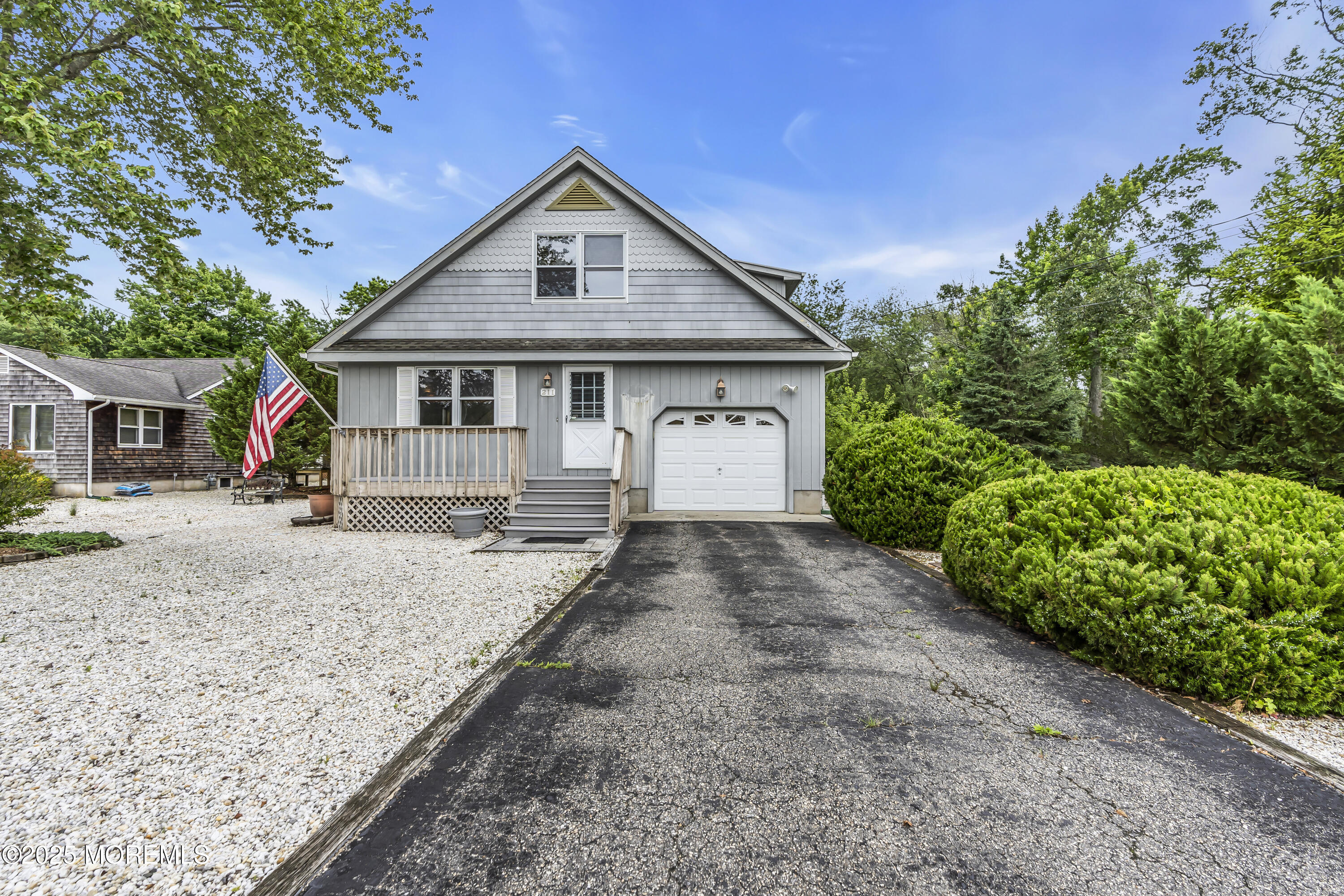 211 Meadow Boulevard