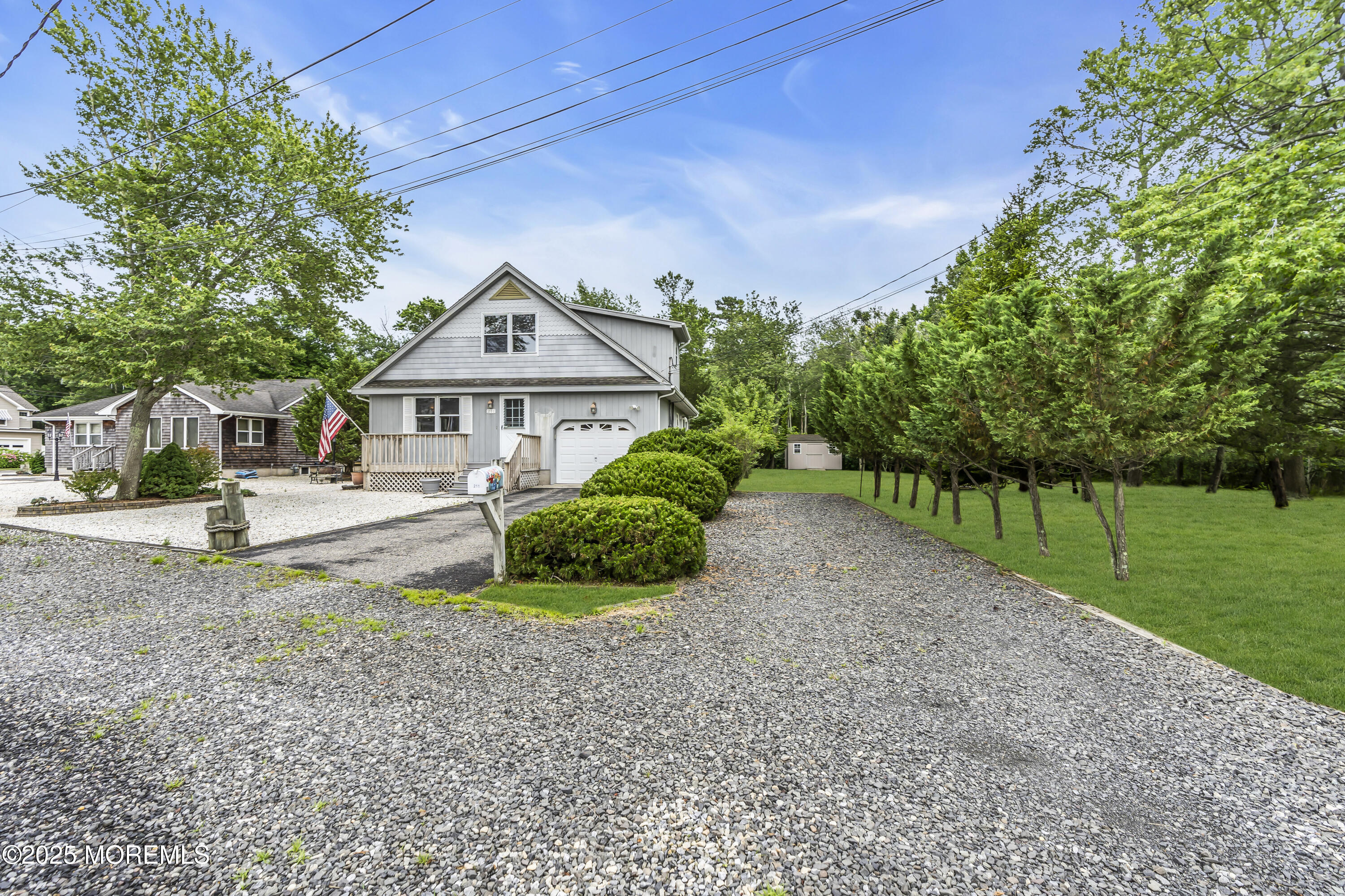 211 Meadow Boulevard