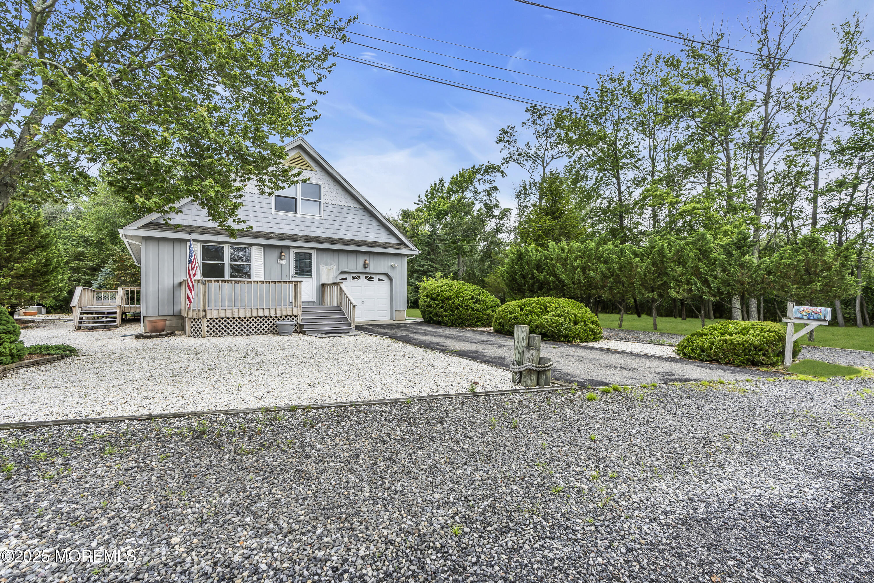 211 Meadow Boulevard