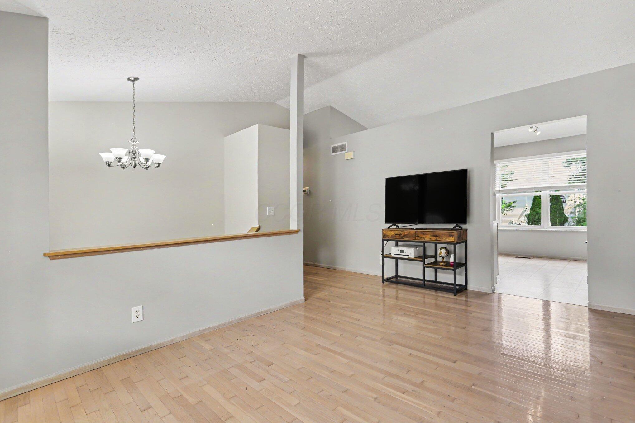 7872 Fairfax Loop Drive