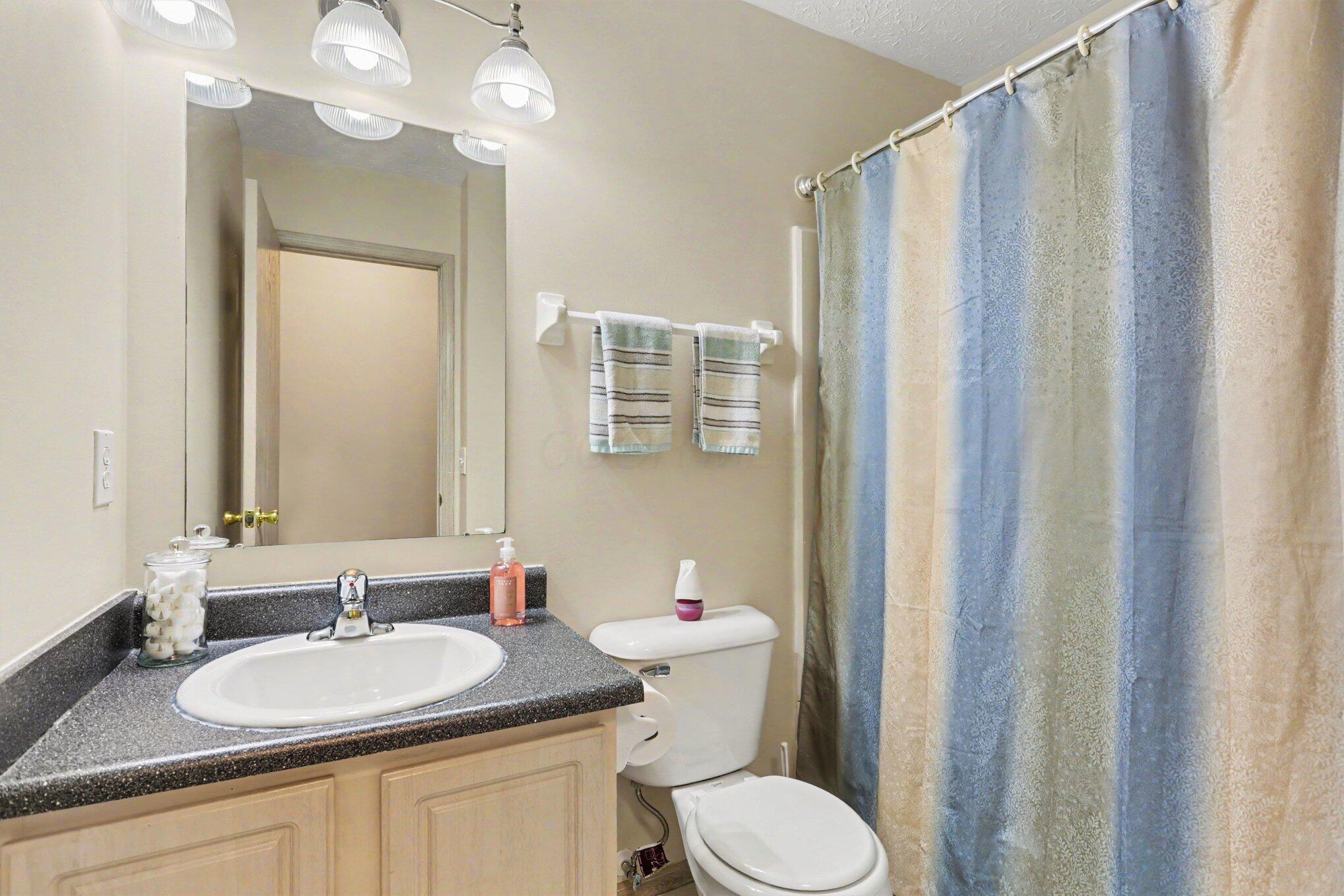 7872 Fairfax Loop Drive