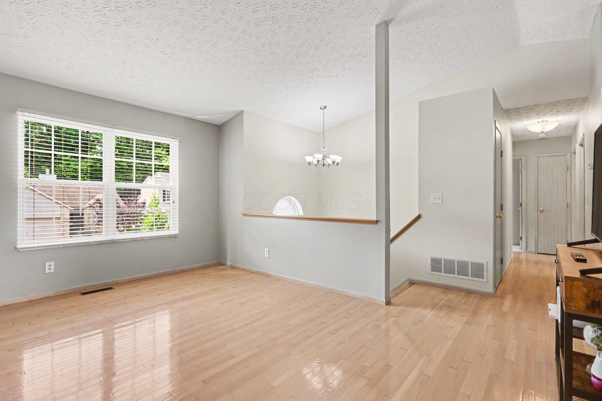 7872 Fairfax Loop Drive