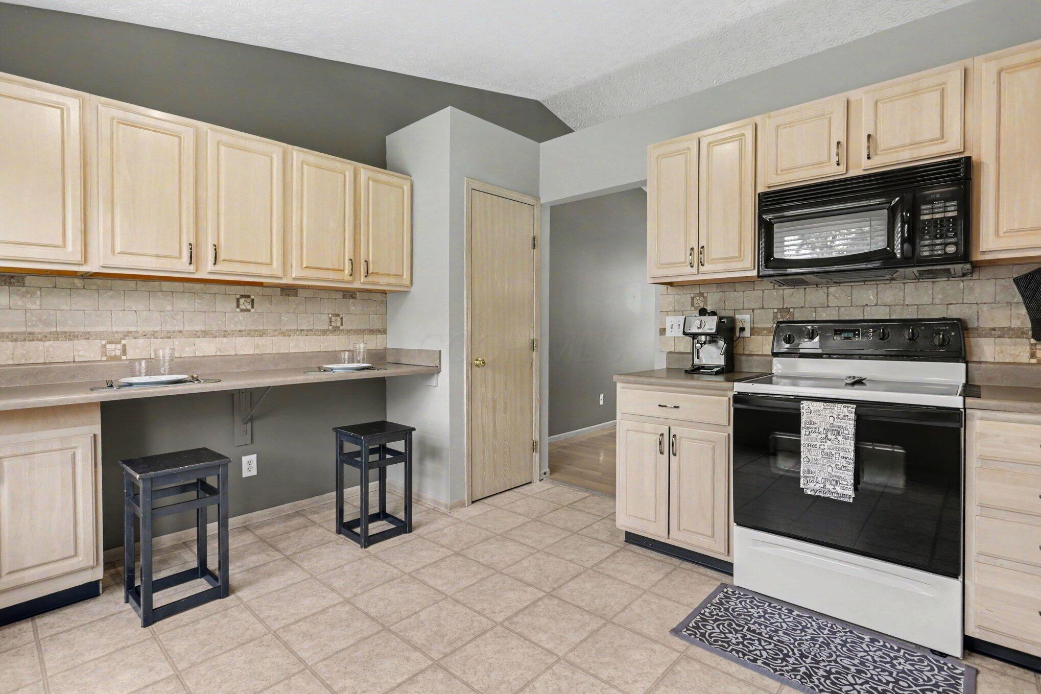7872 Fairfax Loop Drive