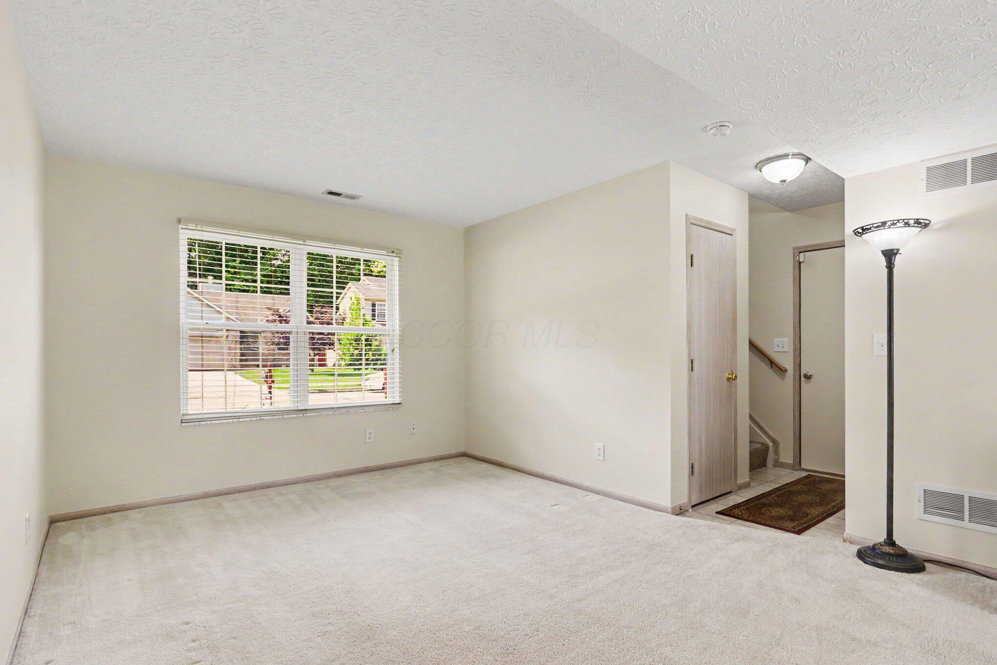 7872 Fairfax Loop Drive