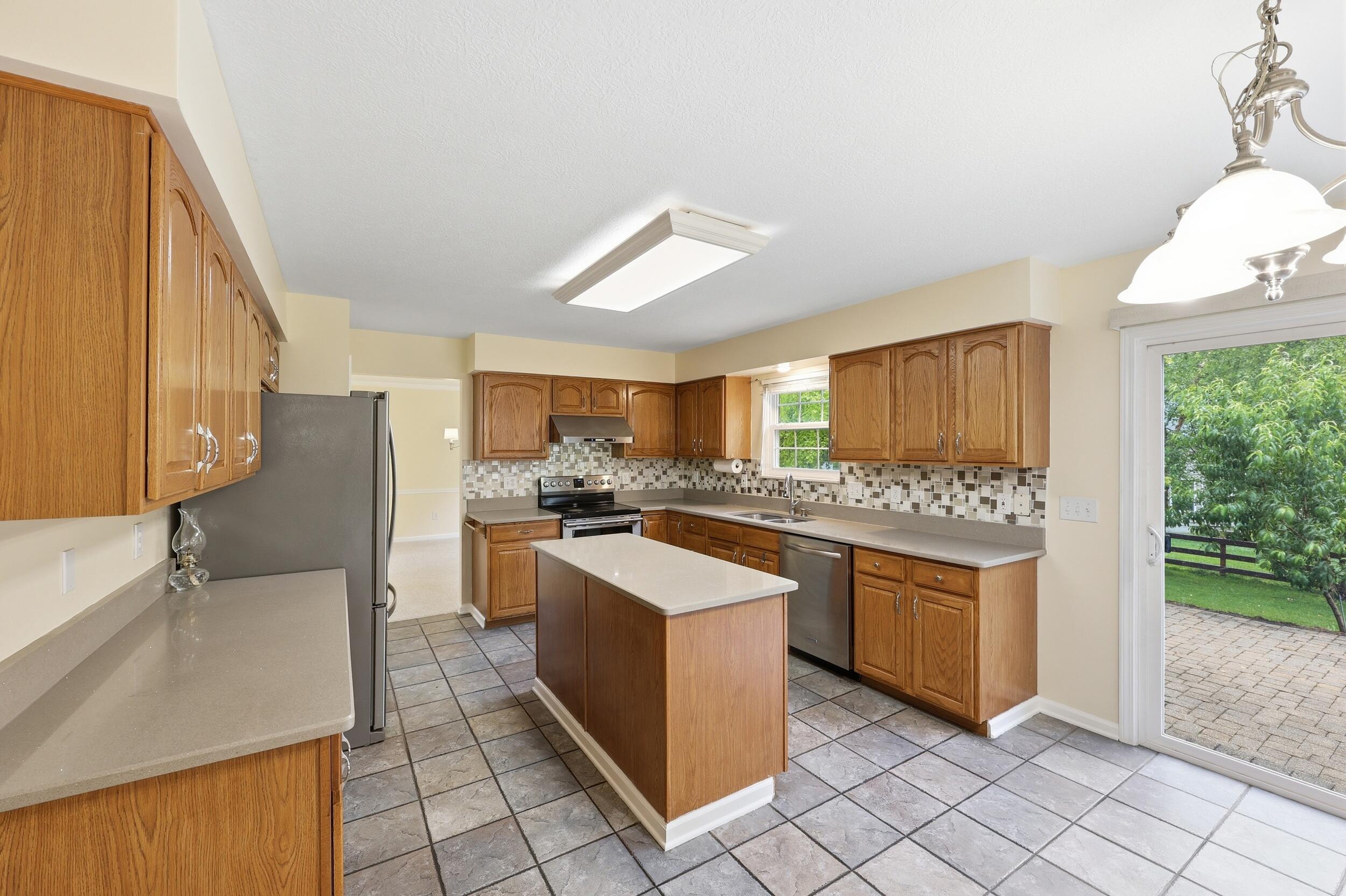 2830 Abbey Knoll Drive