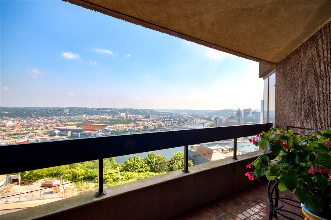 1 Trimont Lane 540C