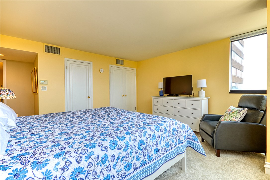 1 Trimont Lane 540C