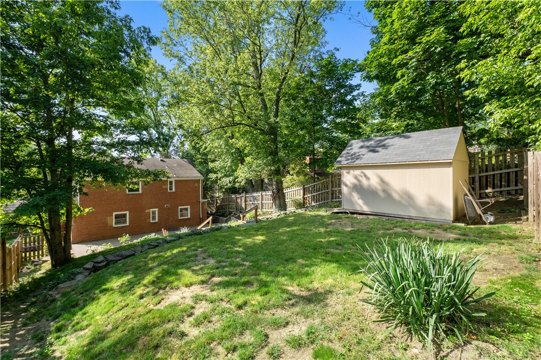 81 Seneca Dr