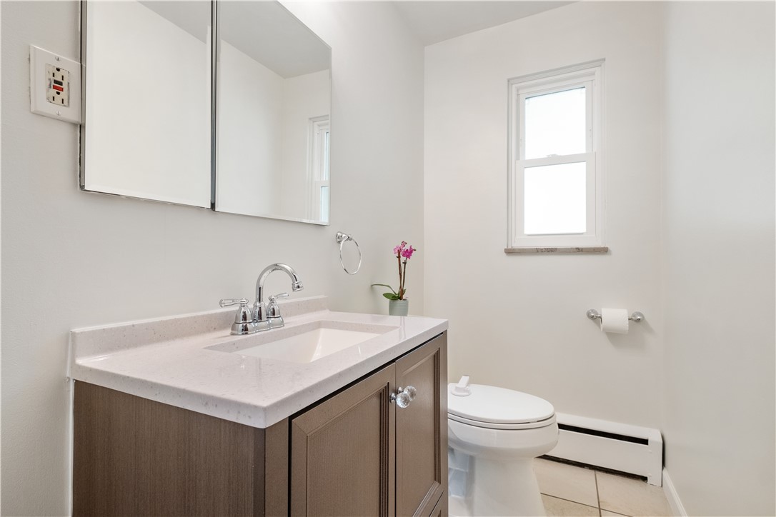 81 Seneca Dr