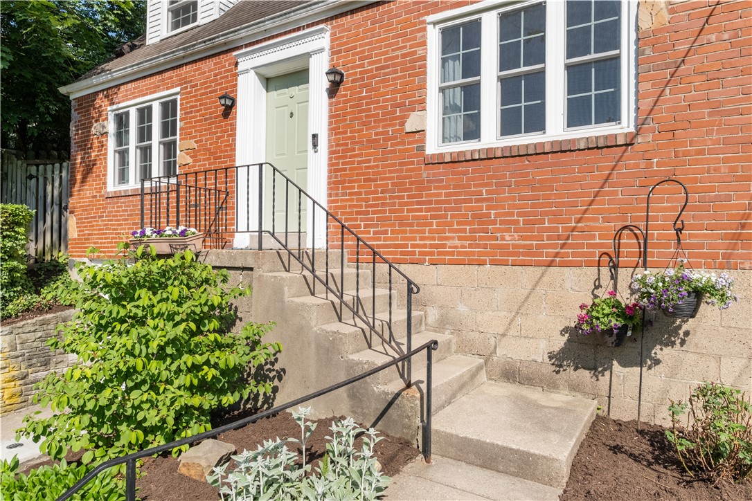 81 Seneca Dr